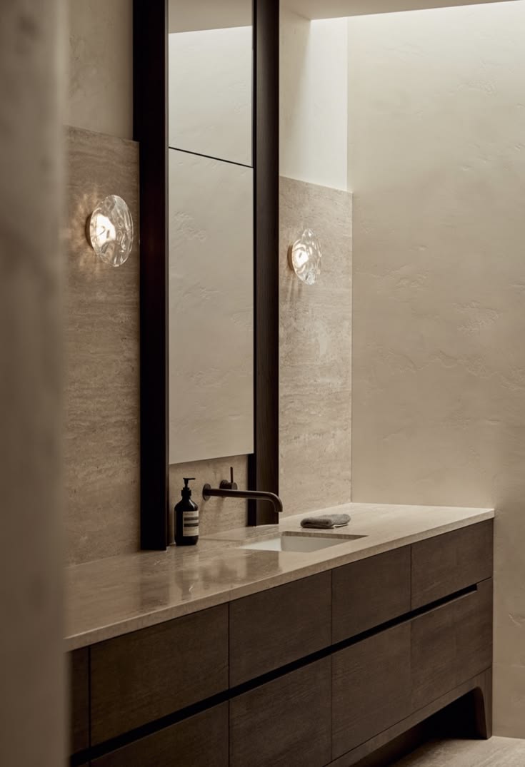 Bathroom craftsmanship by Tom Cumming